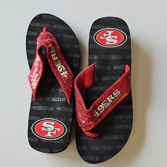 NWOT San Francisco 49ers Vibrant Red Women Sequin Flip-Flops - Picture 1 of 6